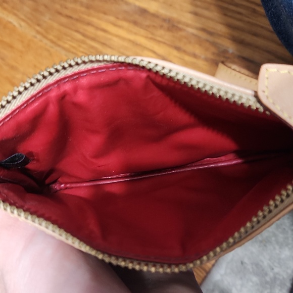 Dooney & Burke Grey and cream wristlet. Measurements in pictures - Picture 4 of 6